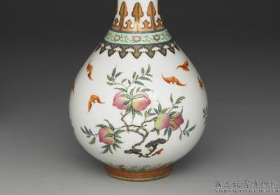 图片[2]-Gall-bladder-shaped vase with falangcai polychrome decoration of three auspicious fruits, Qing dynasty, Qianlong reign (1736-1795)-China Archive